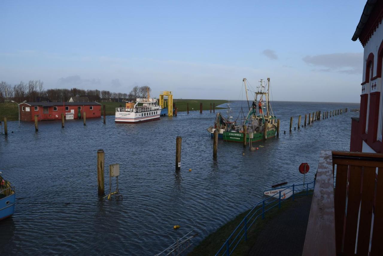 Heimathafen Ueber Hafen-Pub Apartment Pellworm Bagian luar foto
